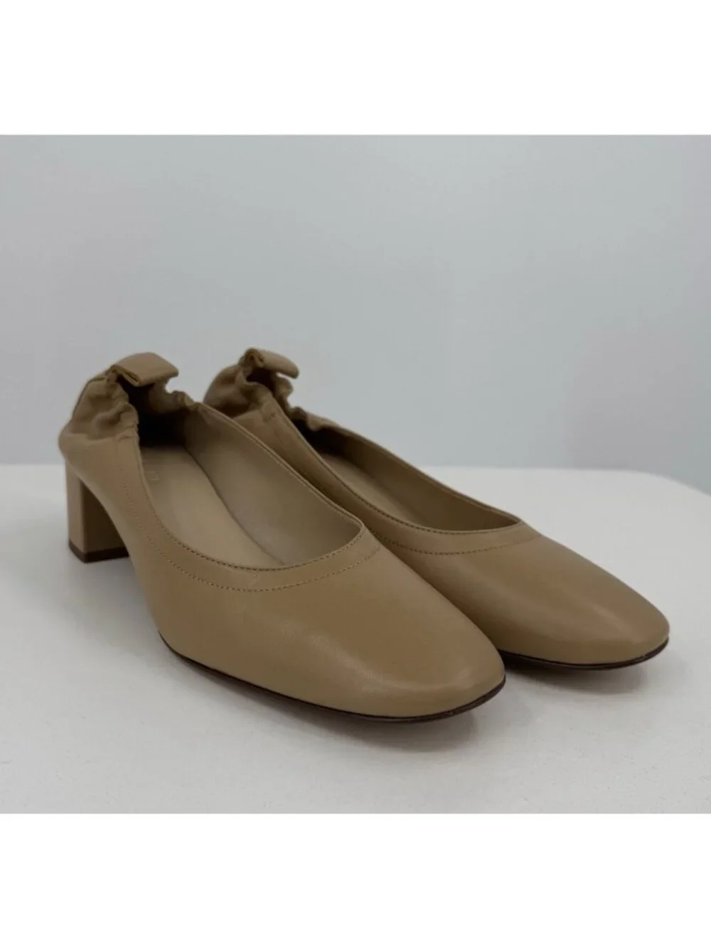 Everlane Italian Leather Day Heel Light Taupe 9 Women's Elastic Back Comfort
